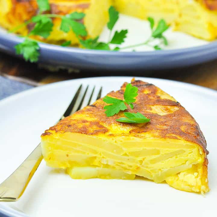 Tortilla Española - Traditional Spanish Tortilla Recipe - Flavour and ...