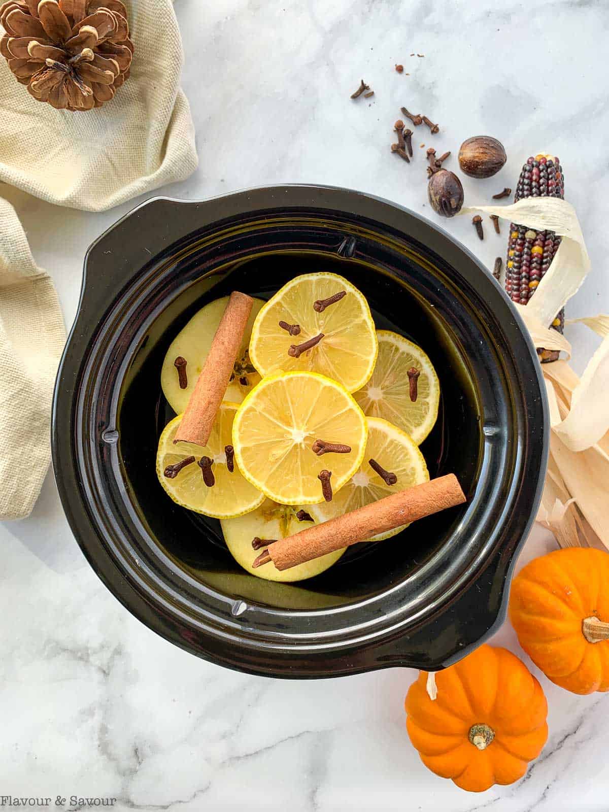 homemade-simmering-fall-potpourri-apple-cinnamon-flavour-and-savour