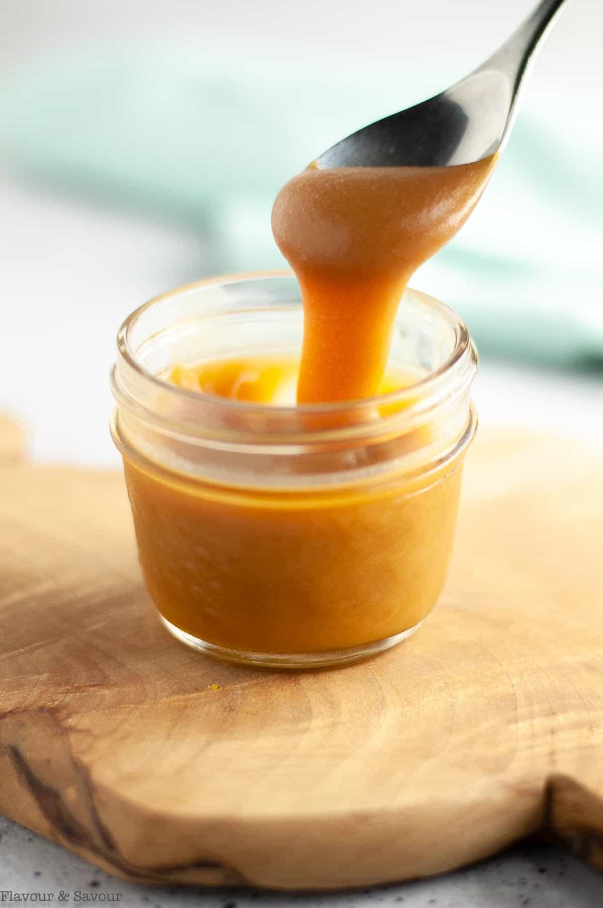https://www.flavourandsavour.com/wp-content/uploads/2021/10/salted-caramel-sauce.jpg