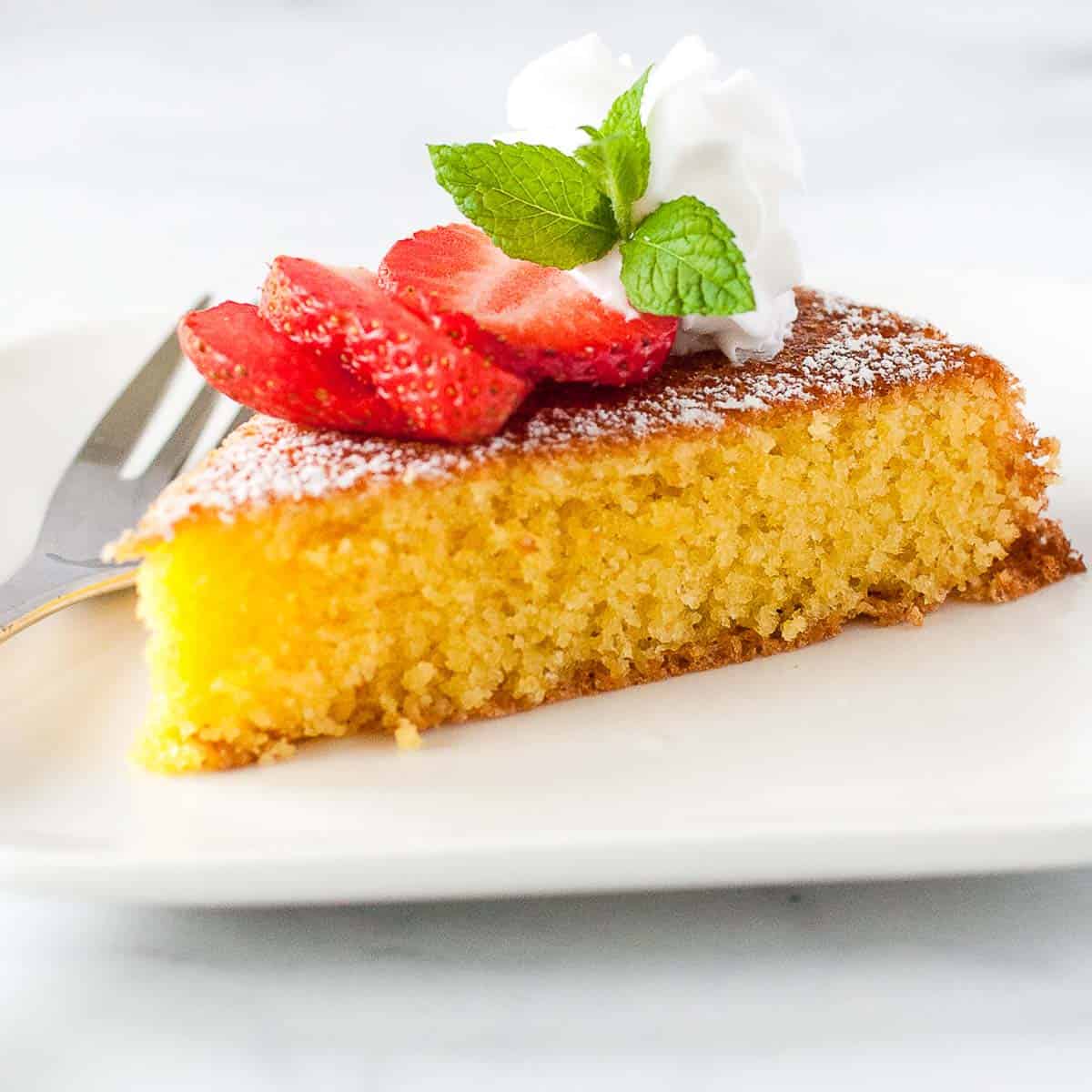 https://www.flavourandsavour.com/wp-content/uploads/2022/04/flourless-lemon-almond-cake-new-square.jpg