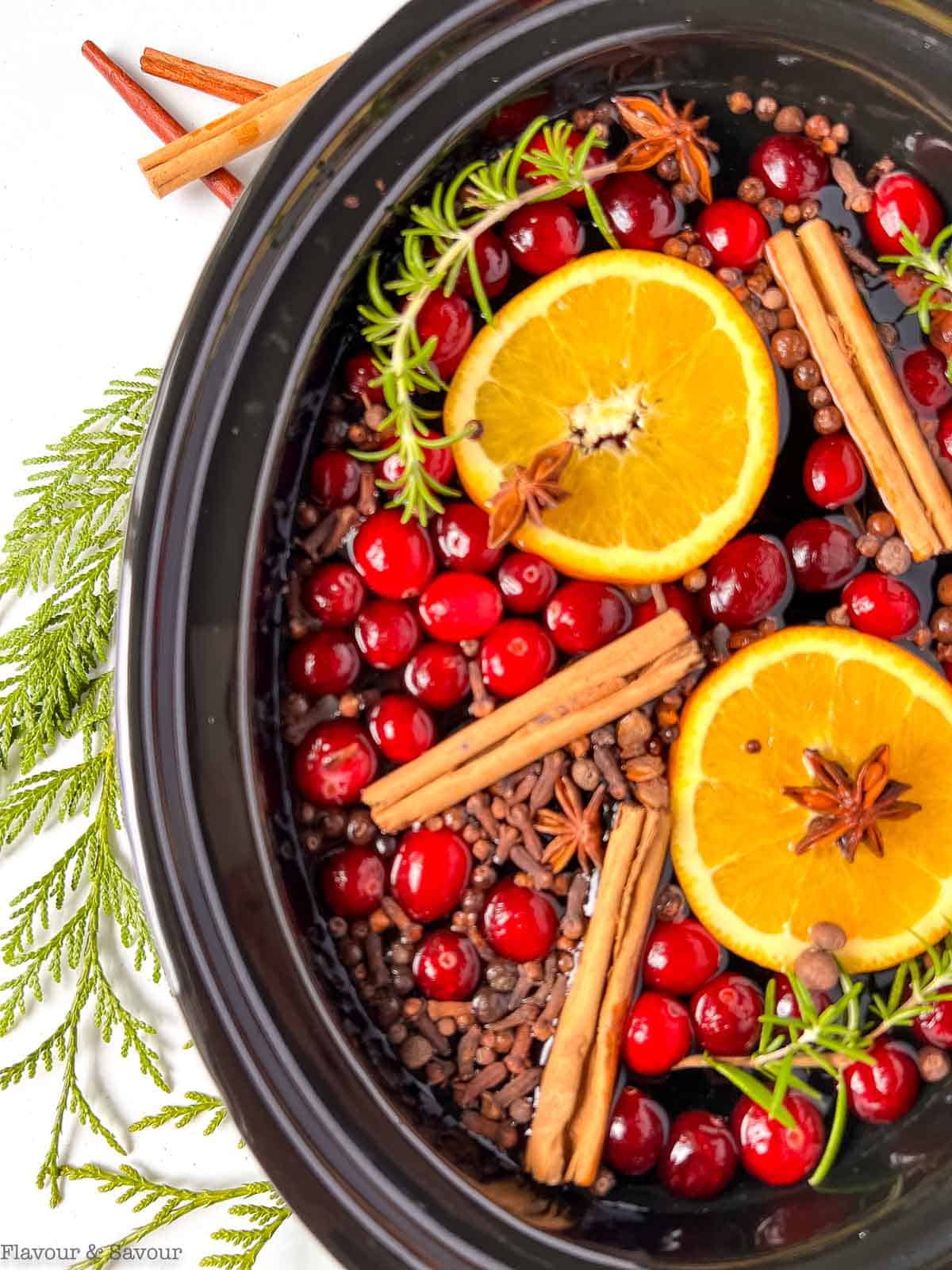 Christmas Stovetop Potpourri – Holiday Simmering Potpourri Recipe